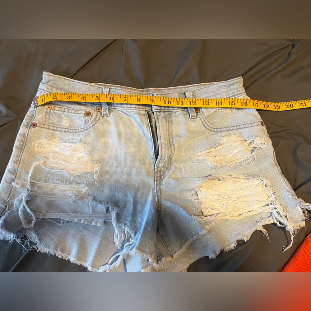 American Eagle 90’s Boyfriend short size 10